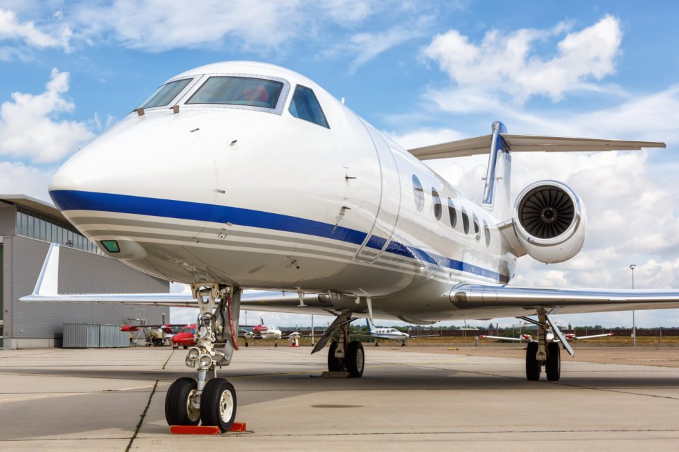 Gulfstream G450 Vs Falcon 900: Aircraft Comparison - JetLevel Private ...